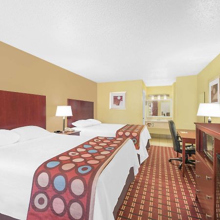 Super 8 By Wyndham Kerrville Tx Eksteriør bilde