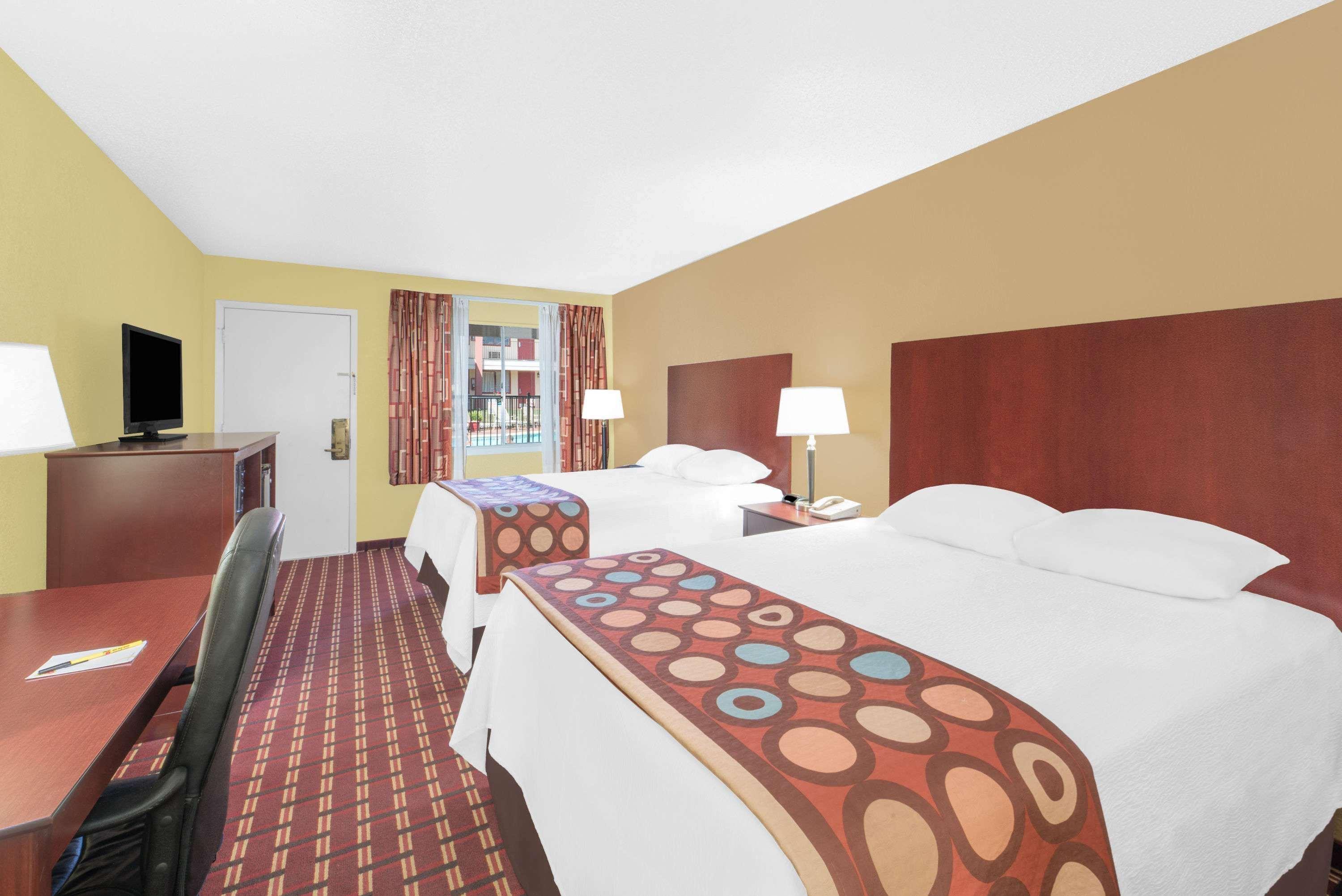 Super 8 By Wyndham Kerrville Tx Eksteriør bilde