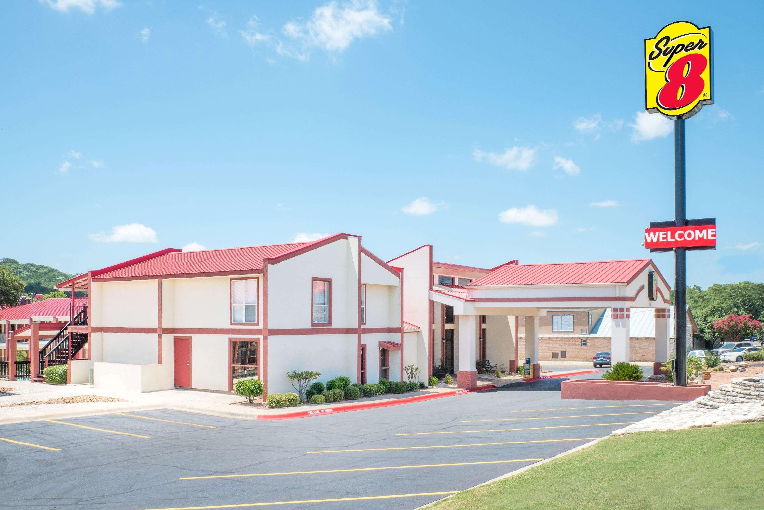 Super 8 By Wyndham Kerrville Tx Eksteriør bilde
