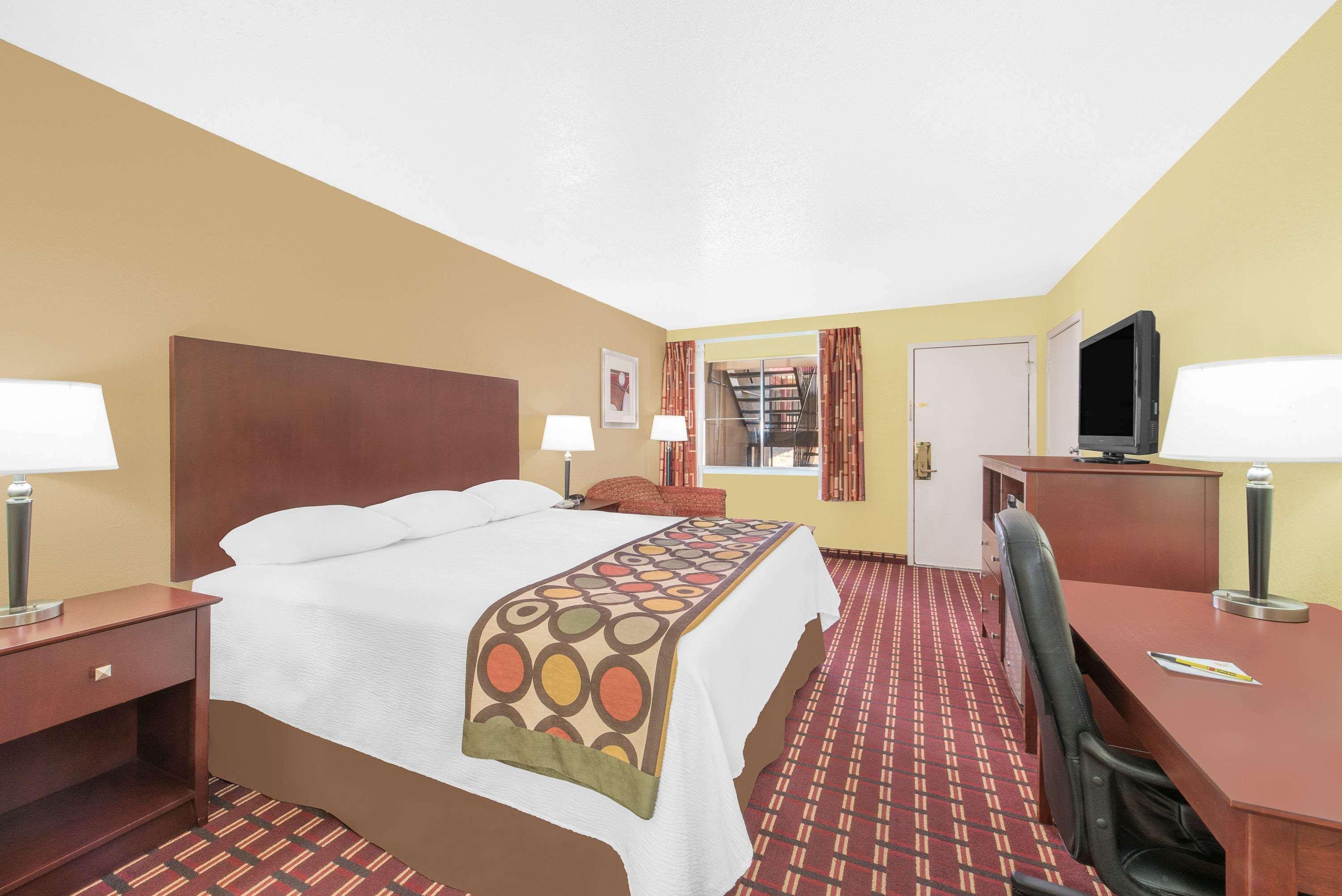 Super 8 By Wyndham Kerrville Tx Eksteriør bilde