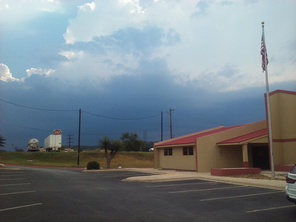 Super 8 By Wyndham Kerrville Tx Eksteriør bilde