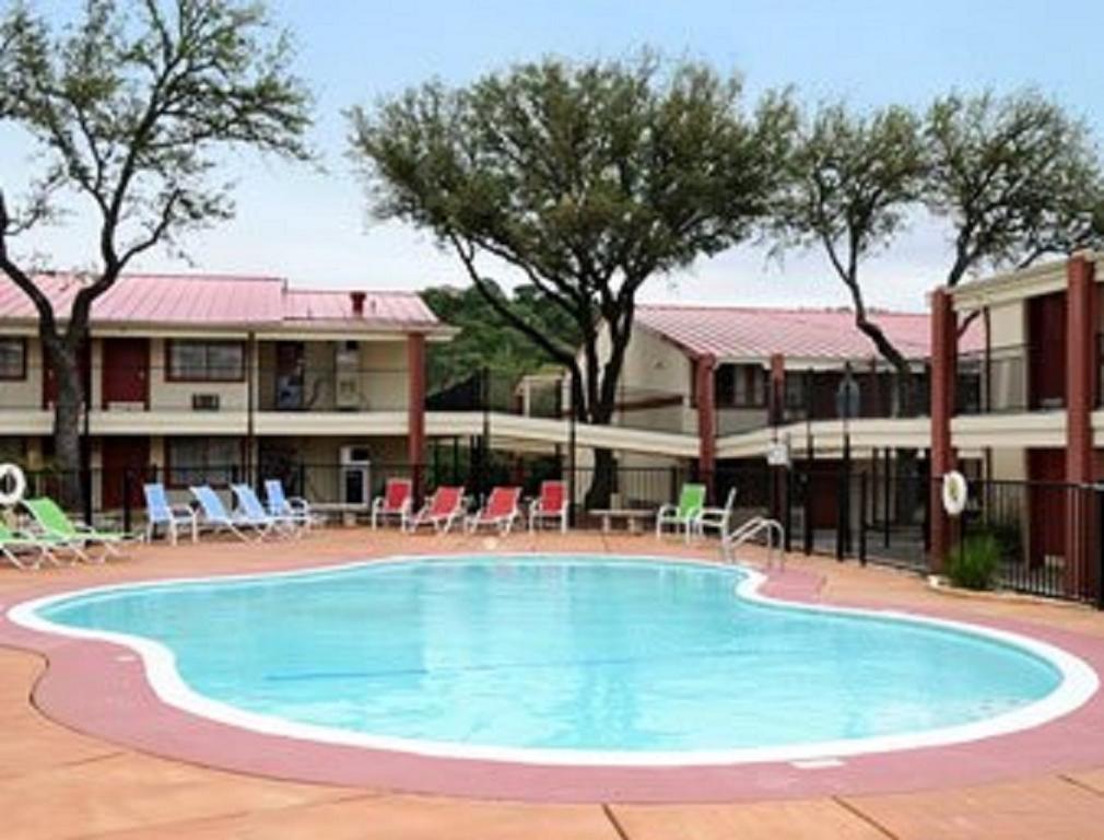 Super 8 By Wyndham Kerrville Tx Fasiliteter bilde