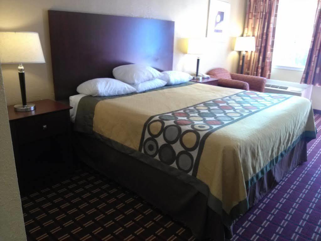 Super 8 By Wyndham Kerrville Tx Eksteriør bilde