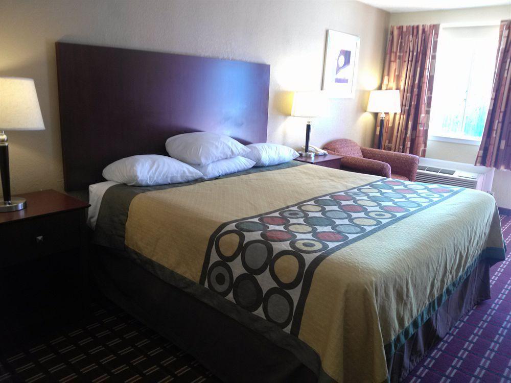 Super 8 By Wyndham Kerrville Tx Eksteriør bilde